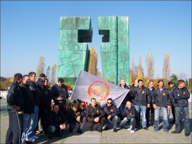 Memorijalno_groblje_Vukovar (6)